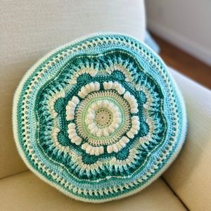 New hand crochet throw pillow